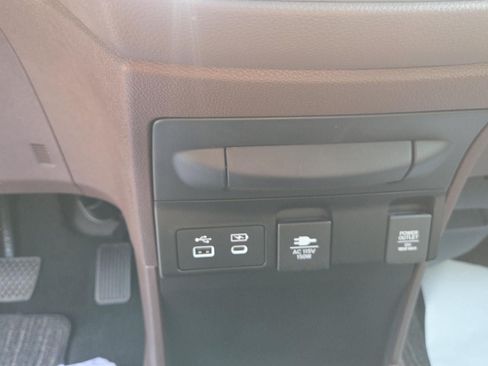 Used 2025 Honda Odyssey Elite image 17