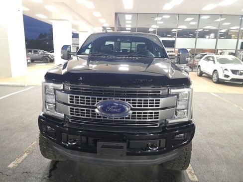Used 2019 Ford F250 Platinum w/ Platinum Ultimate Package image 2