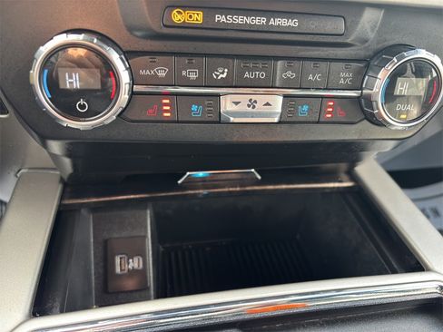 Certified 2022 Ford F350 Lariat w/ Lariat Value Package image 23