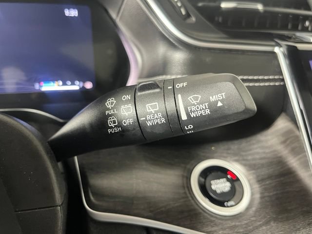 Used 2024 Jeep Grand Cherokee Limited AWD/4WD image 24