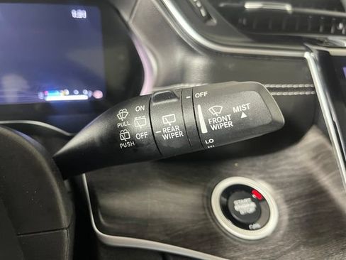 Used 2024 Jeep Grand Cherokee Limited AWD/4WD image 24