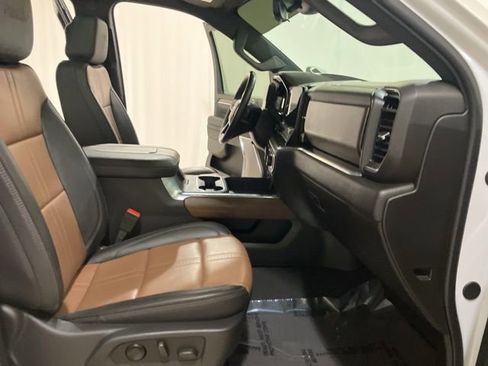 Used 2024 Chevrolet Silverado 3500 High Country w/ Technology Package image 24