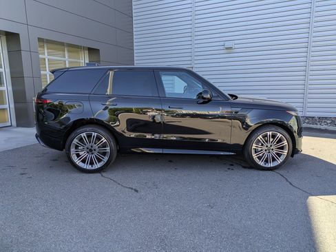 New 2026 Land Rover Range Rover Sport Dynamic SE AWD/4WD image 4