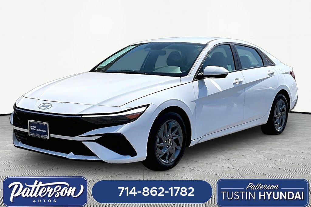 Certified 2024 Hyundai Elantra SEL FWD image 1