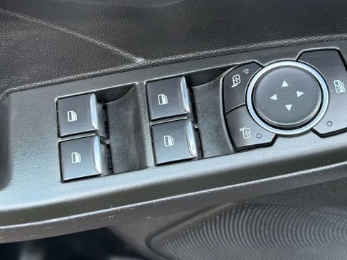 Used 2022 Ford Escape SE image 15