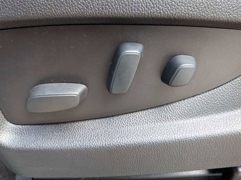 Used 2017 Chevrolet Tahoe LS image 17