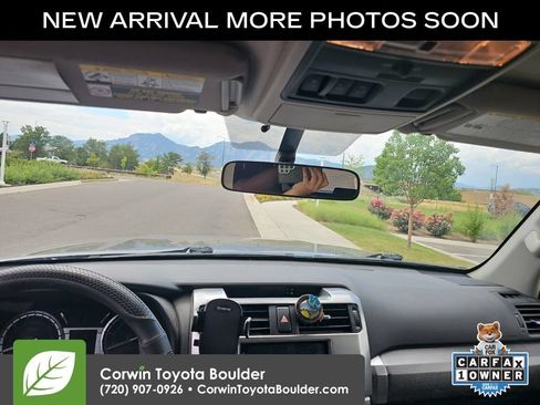 Used 2018 Toyota 4Runner SR5 AWD/4WD image 15