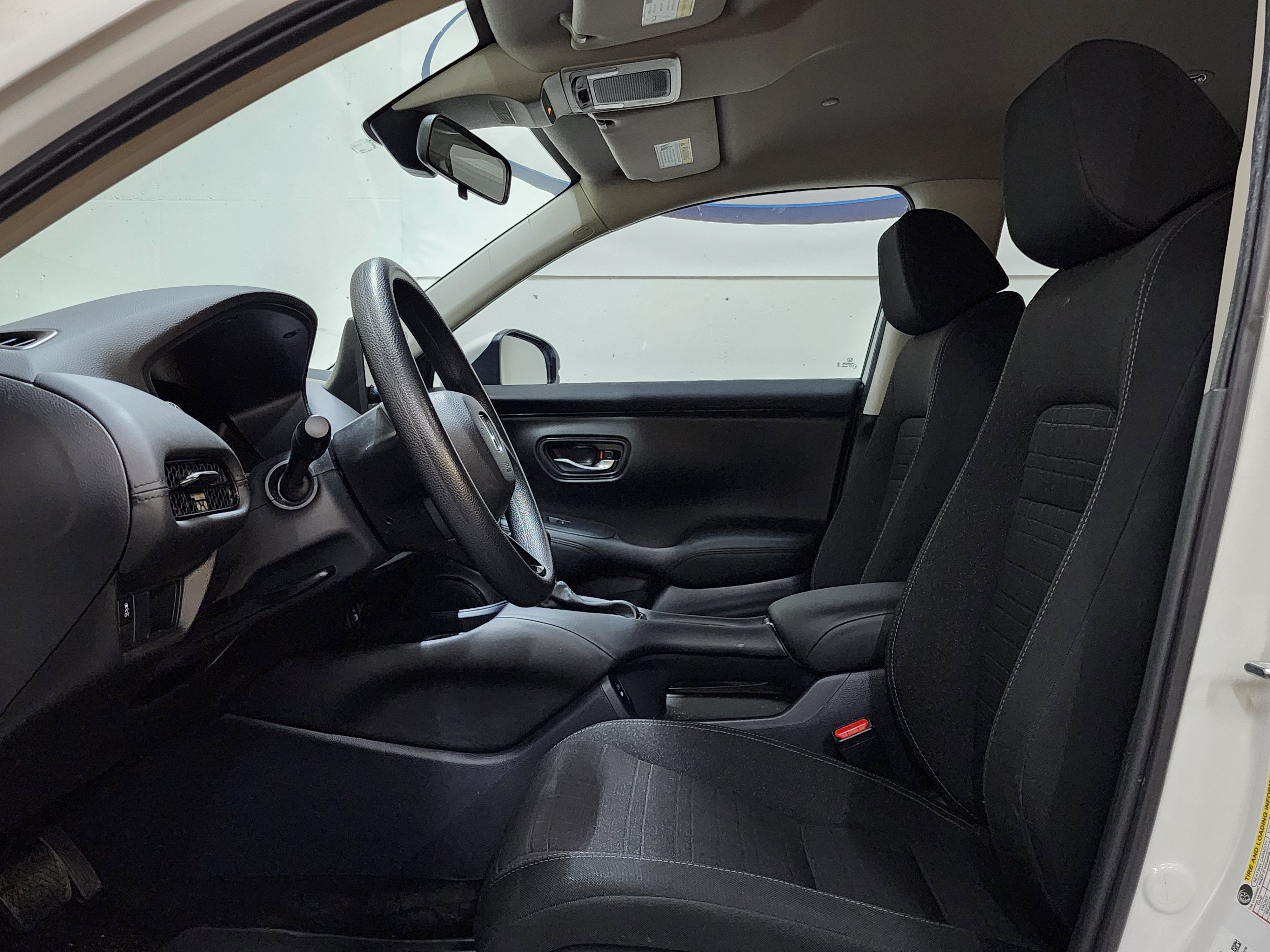 Used 2024 Honda HR-V LX image 15