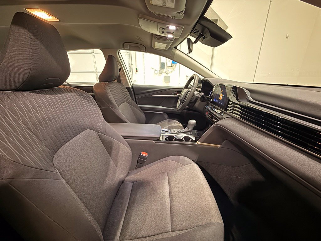 Used 2025 Toyota Camry LE FWD image 29