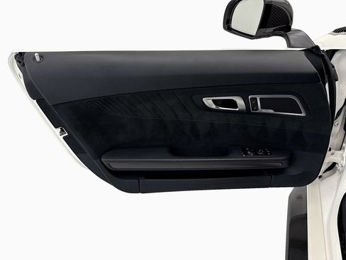 Used 2018 Mercedes-Benz AMG GT R image 21