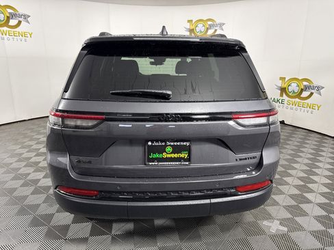New 2025 Jeep Grand Cherokee Limited image 7