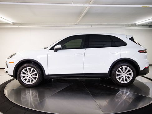 Used 2019 Porsche Cayenne AWD/4WD image 2
