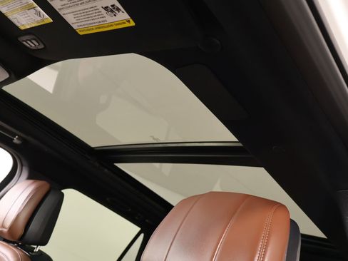 Used 2026 Lincoln Navigator Reserve AWD/4WD image 17