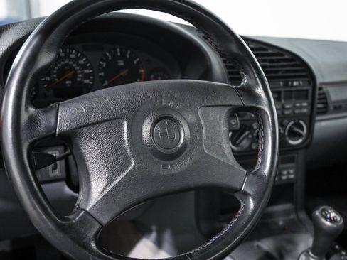 Used 1995 BMW M3 Coupe image 31