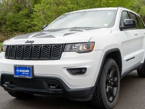 Used 2021 Jeep Grand Cherokee Freedom Edition AWD/4WD image 2