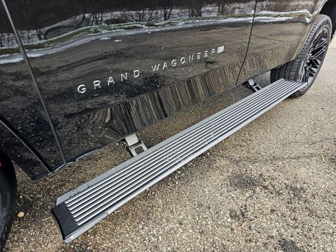 New 2026 Jeep Grand Wagoneer Limited AWD/4WD image 9