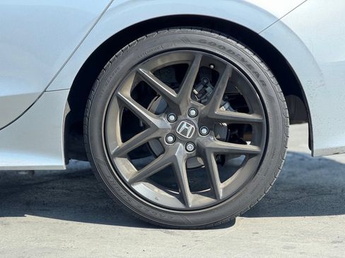 Used 2023 Honda Civic Sport image 2