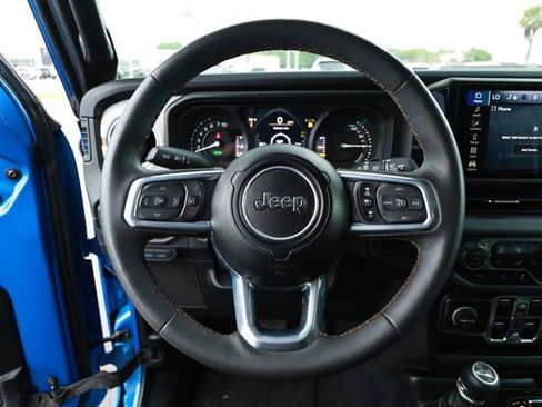 Used 2024 Jeep Wrangler Unlimited Sahara AWD/4WD image 11