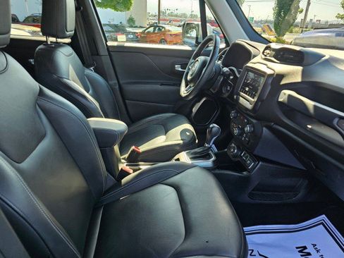 Used 2018 Jeep Renegade Limited image 13