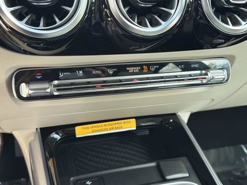 Certified 2025 Mercedes-Benz GLA 250 4MATIC image 21