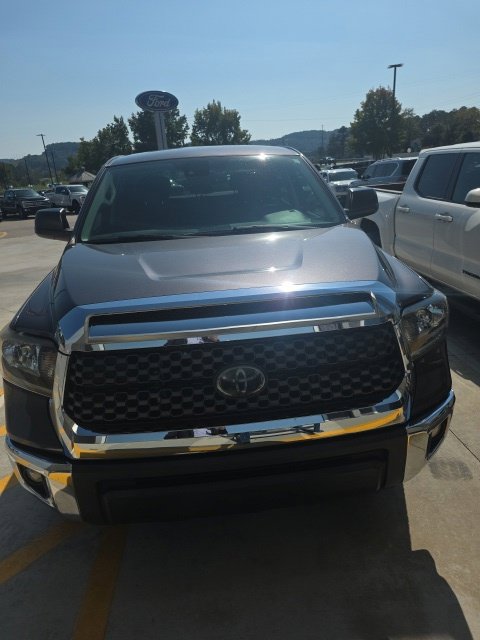 Used 2020 Toyota Tundra SR5 w/ SR5 Upgrade Package AWD/4WD image 2