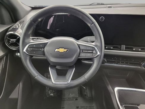 Used 2025 Chevrolet Equinox LT image 5