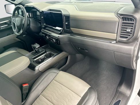 Used 2023 Chevrolet Silverado 1500 ZR2 w/ Technology Package AWD/4WD image 15