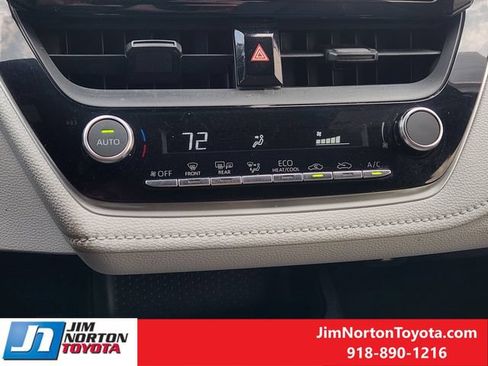 Used 2023 Toyota Corolla SE w/ SE Package FWD image 20