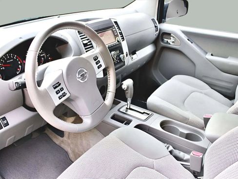 Used 2016 Nissan Frontier SV w/ SV Value Truck Package image 6