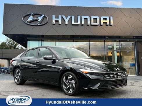 Certified 2025 Hyundai Elantra Limited FWD image 1