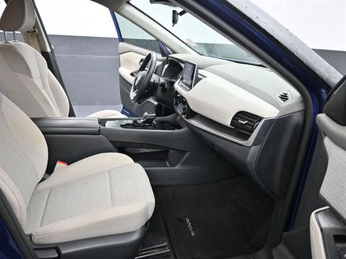Used 2023 Nissan Rogue SV FWD image 18