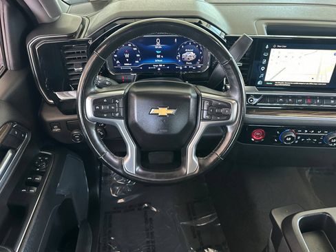 Used 2024 Chevrolet Silverado 1500 LT RWD image 17