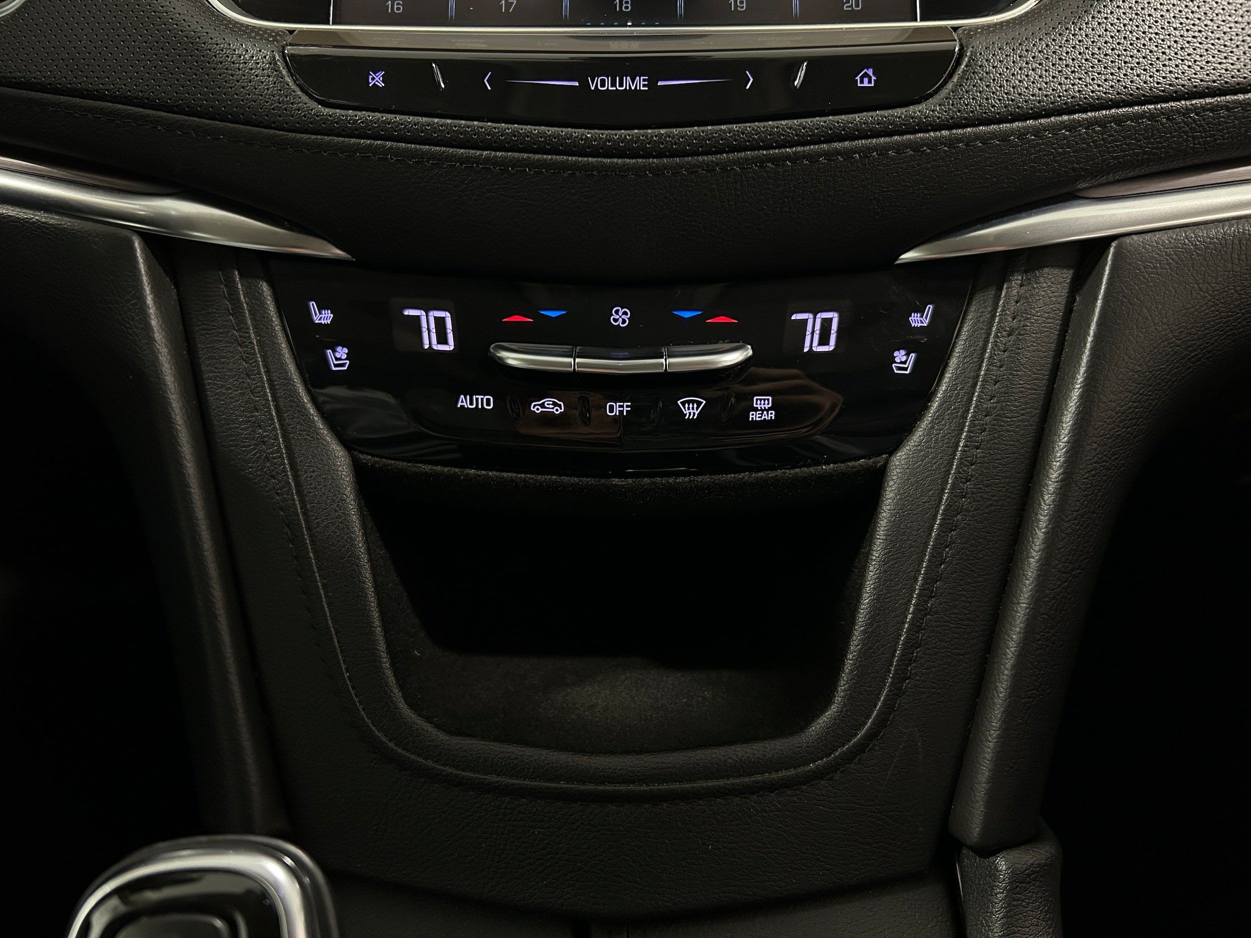 Used 2018 Cadillac XT5 Premium Luxury AWD/4WD image 10