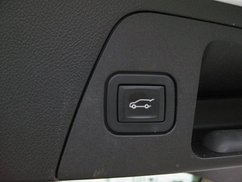 Used 2017 Buick Envision Essence FWD image 31