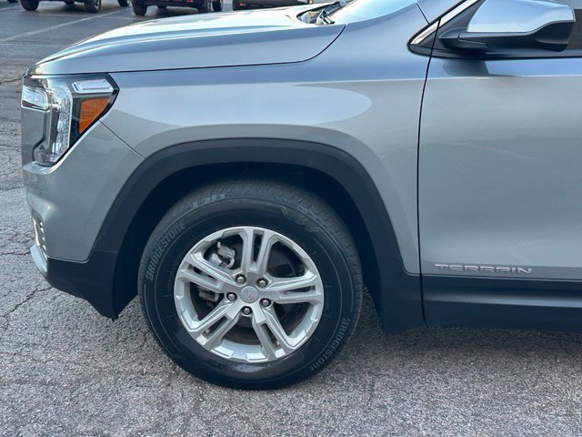 Used 2023 GMC Terrain SLE w/ Driver Convenience Package AWD/4WD image 7