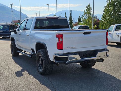 Used 2021 Chevrolet Silverado 2500 LTZ w/ Z71 Off-Road Package AWD/4WD image 5