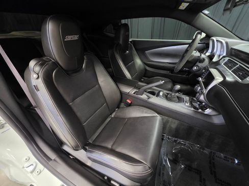 Used 2013 Chevrolet Camaro SS w/ SS Performance Package image 32