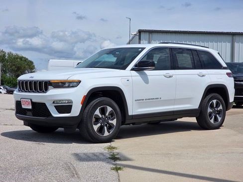 Used 2022 Jeep Grand Cherokee Limited 4xe AWD/4WD image 3