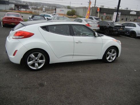 Used 2013 Hyundai Veloster FWD image 54