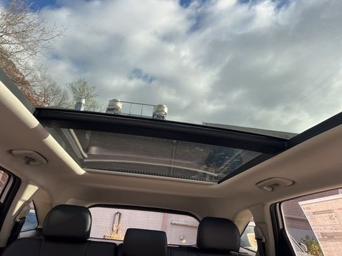 New 2026 Kia Sorento S w/ S Panoramic Sunroof Package FWD image 9