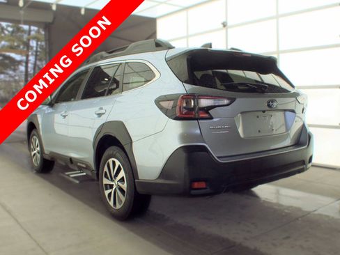Used 2024 Subaru Outback Premium AWD/4WD image 5