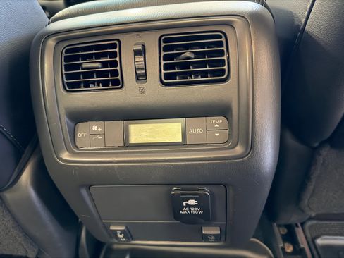 Used 2015 Nissan Pathfinder SL w/ SL Premium Package image 31