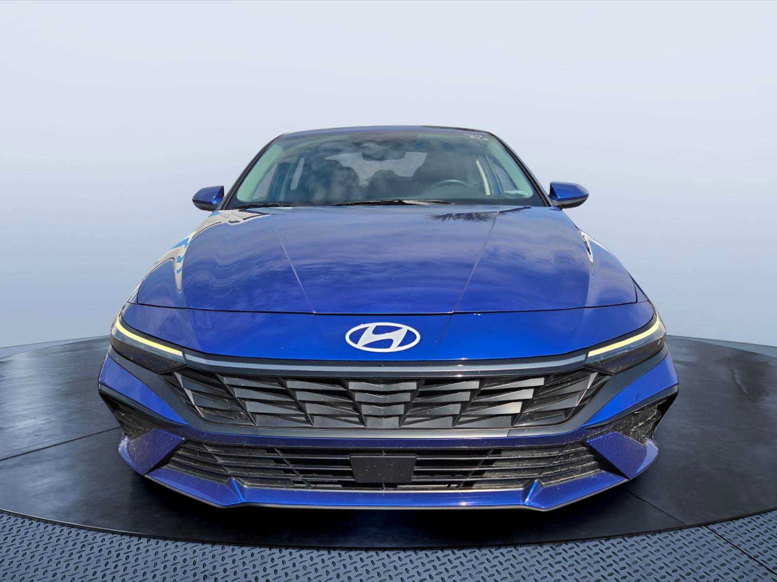 Used 2025 Hyundai Elantra SEL FWD image 8