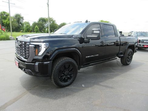 Used 2024 GMC Sierra 2500 Denali Ultimate w/ Max Trailering Package AWD/4WD image 11