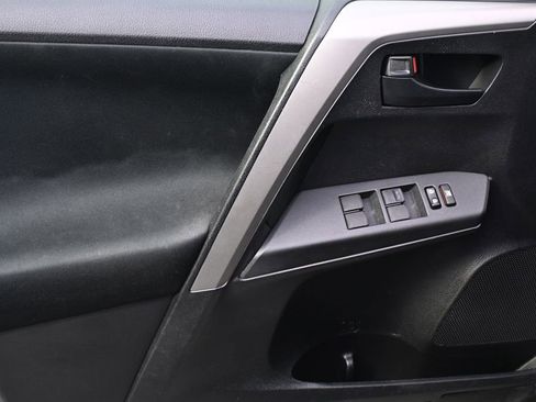 Used 2016 Toyota RAV4 LE image 18