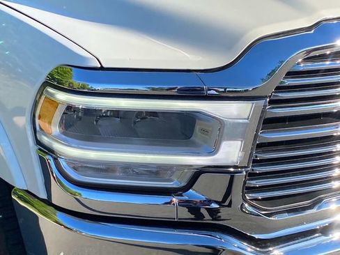 Used 2022 RAM 3500 Laramie AWD/4WD image 4