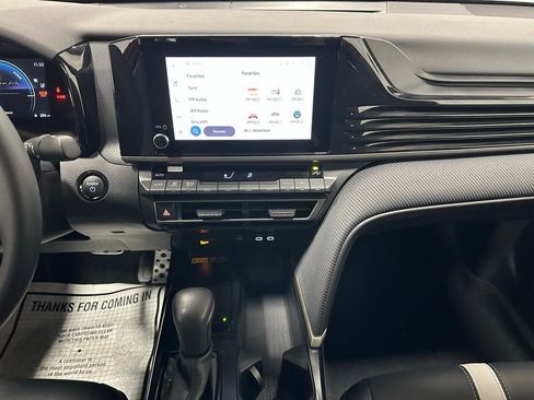 Used 2025 Toyota Camry SE image 25