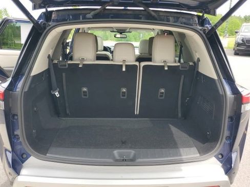 Used 2022 Nissan Pathfinder Platinum w/ Cargo Package AWD/4WD image 20