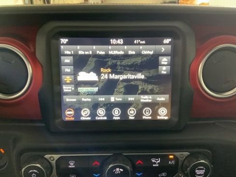 Used 2022 Jeep Gladiator Rubicon w/ LED Lighting Group AWD/4WD image 23