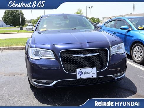 Used 2017 Chrysler 300 C AWD/4WD image 5